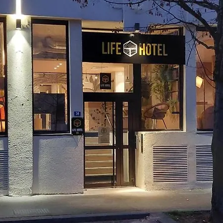 Life Gare - Bg 2*
